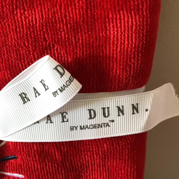 Rae Dunn Artisan Collection by Magenta Set of 2 Hand Towels. - Picture 3 of 4